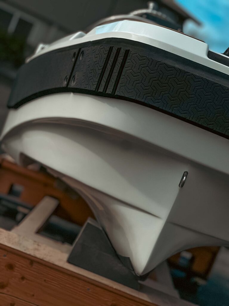 Aspen Carbon Cat front