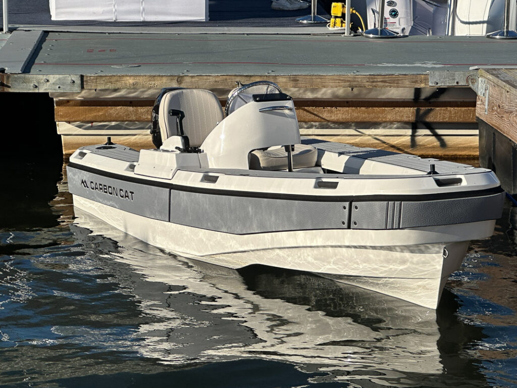 Aspen Carbon Cat T11C folding console